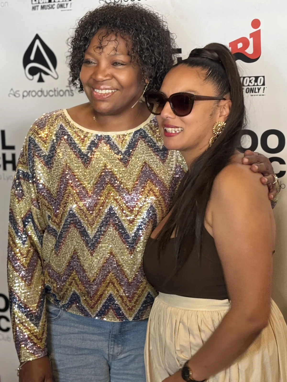 Carmen Clayton avec les passionnés de funk à la soirée Pool Beach Club Lyon